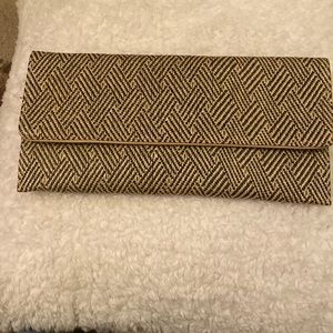 Straw clutch with gold chain